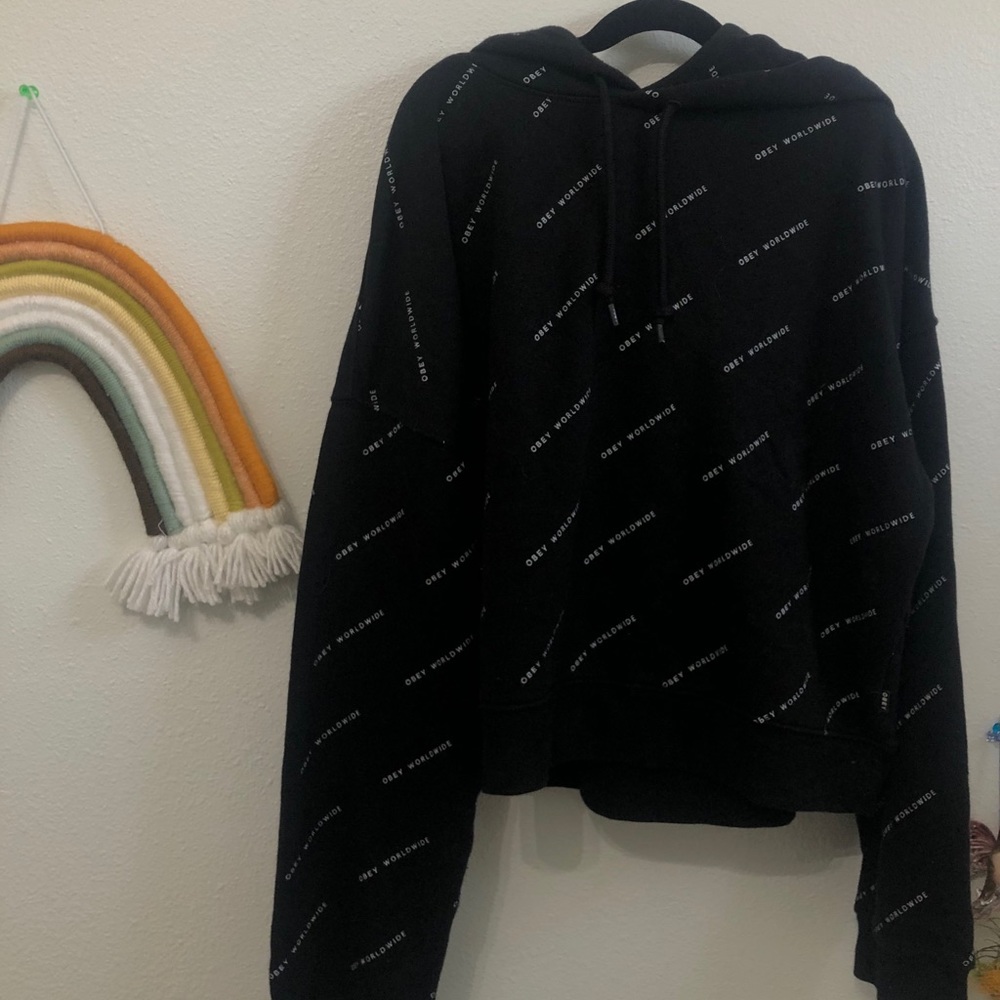 black cropped obey worldwide hoodie 💥